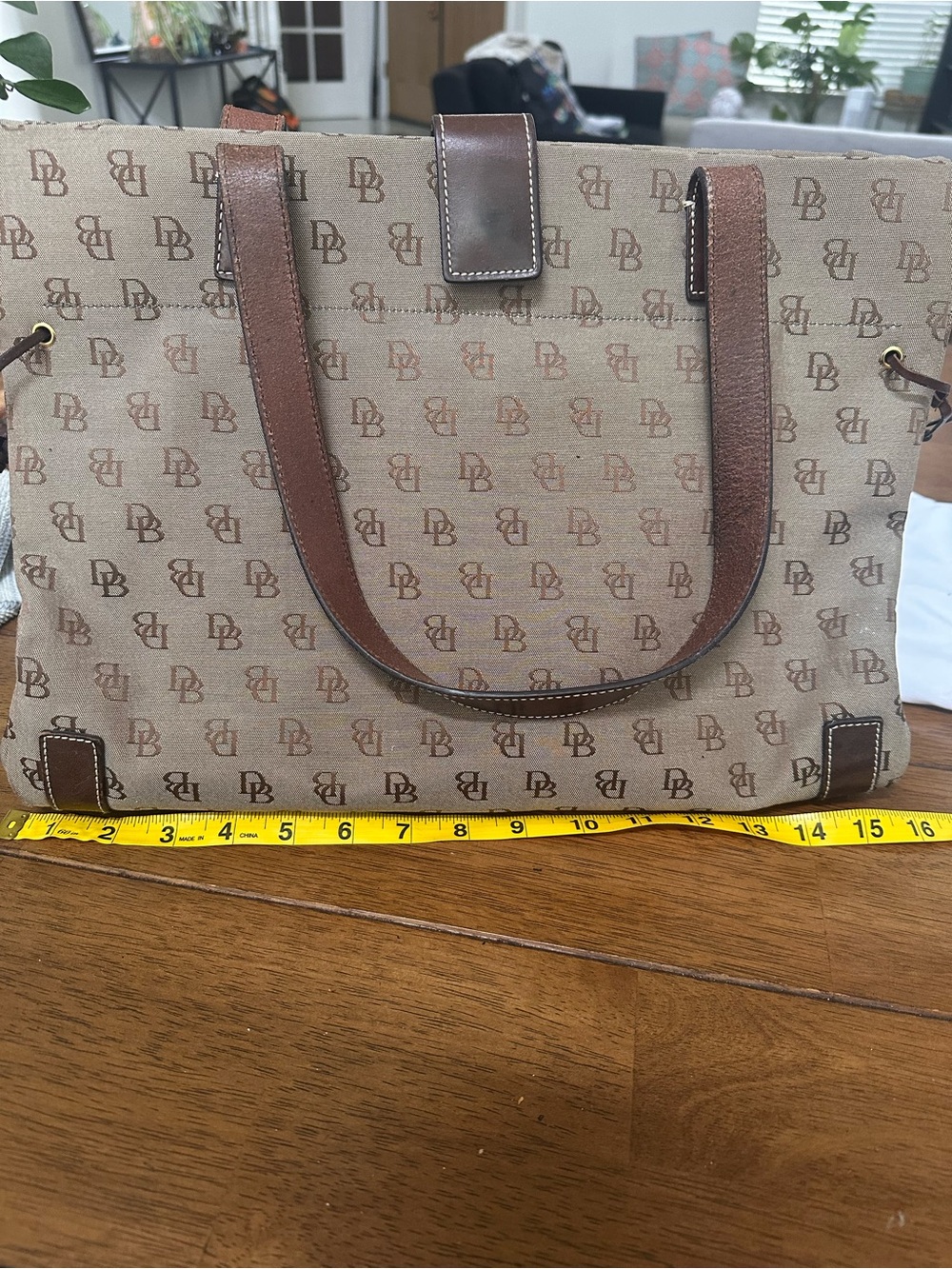 Dooney&Bourke L Monogram Beige & Brown Tote Bag - Picture 6 of 8
